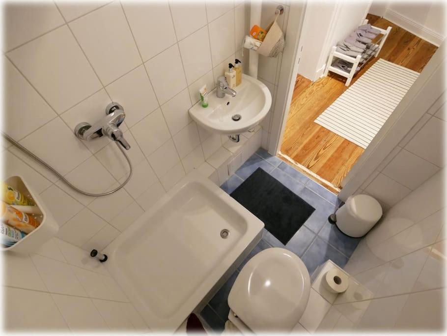Gemuetlich - 2 Zimmer-Altbau, 24H Check-In Киль Экстерьер фото